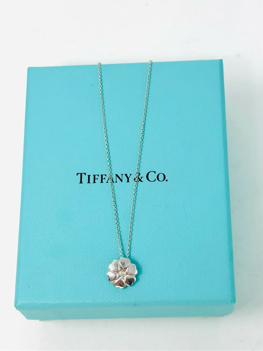 Authentic Tiffany & Co. Paloma Picasso Crown Of Hearts Diamond Pendant Necklace.